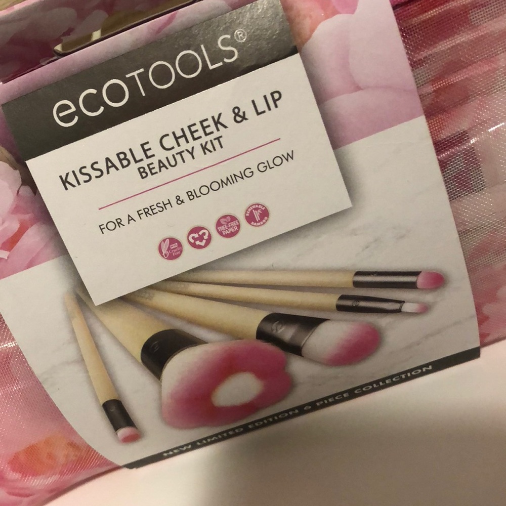 Ecotools makeup brushes - Picture 2 of 3
